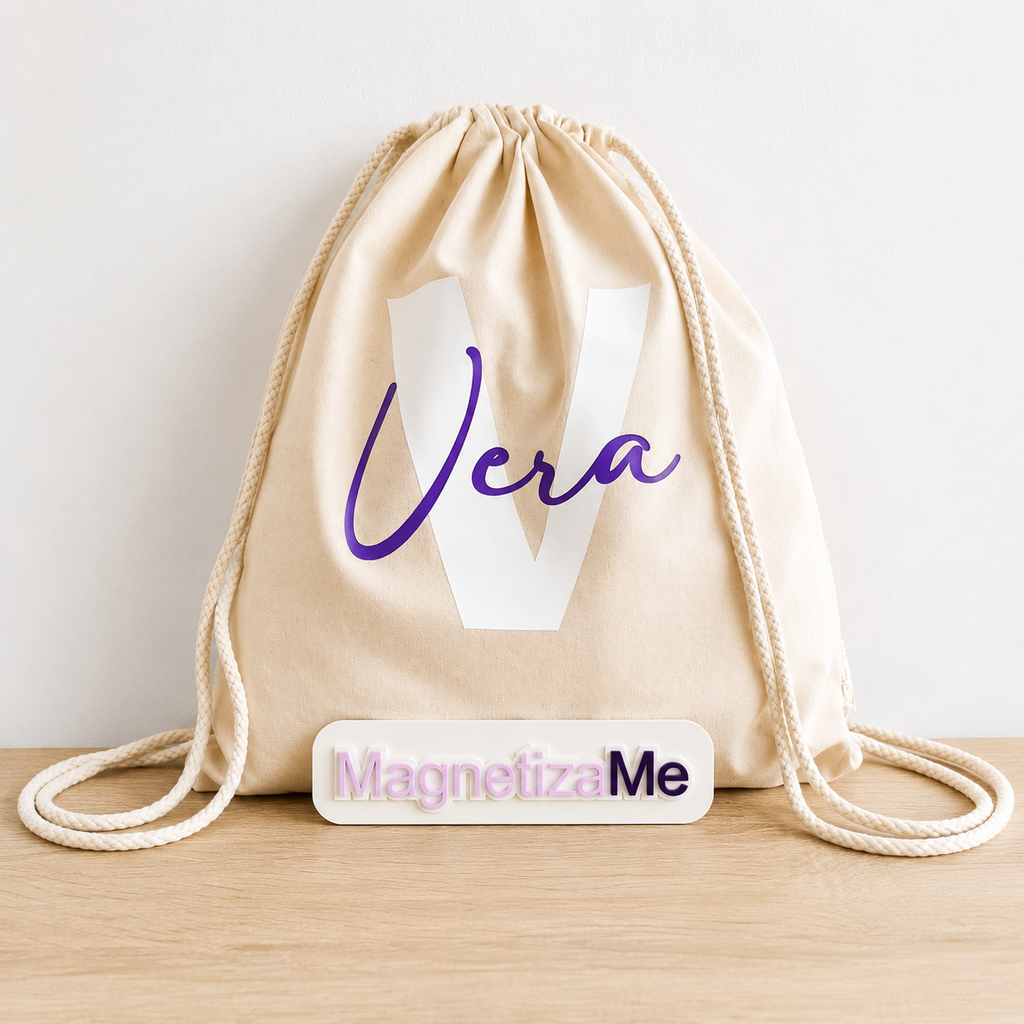 Mochila con nombre y letra